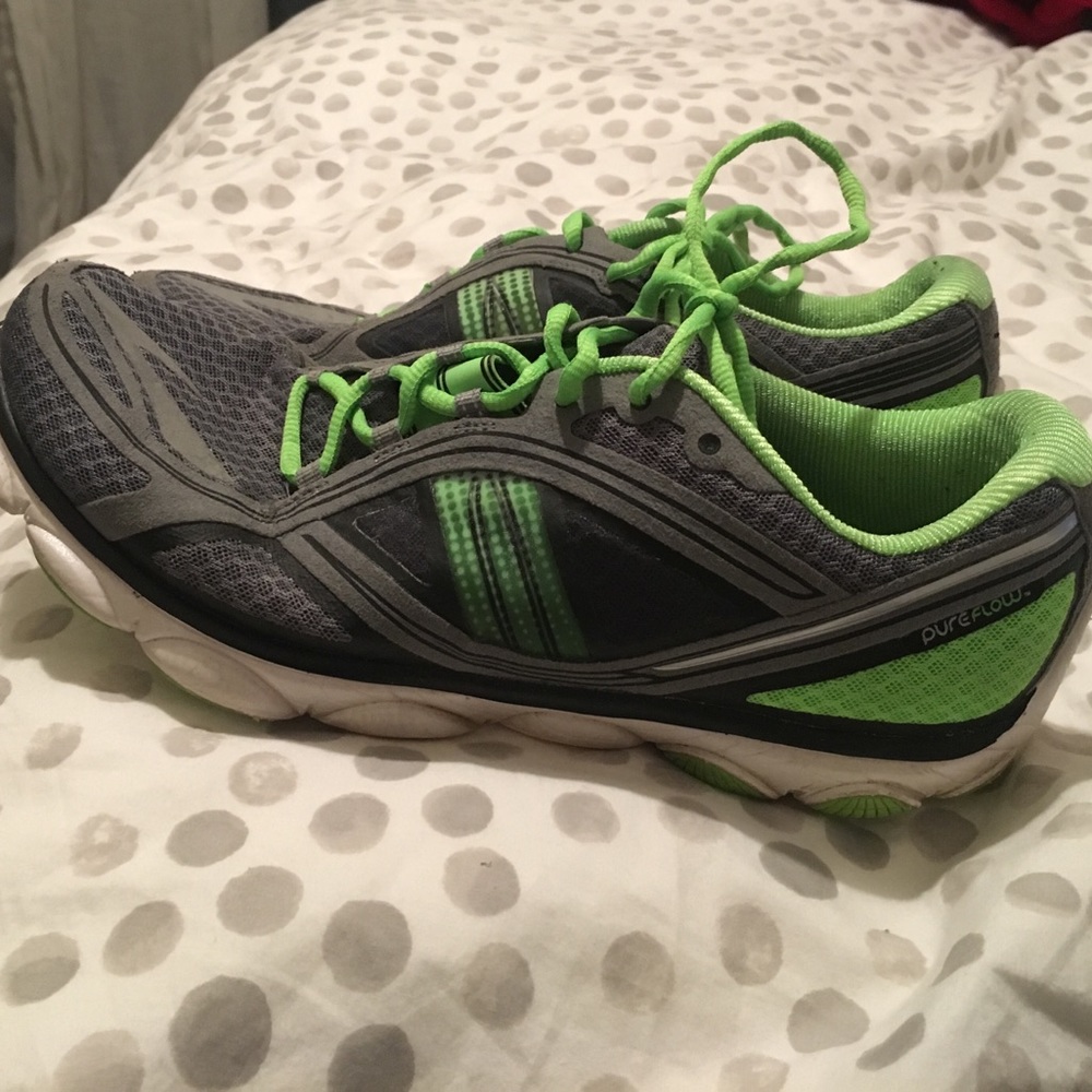 [SOLD] Brooks pure flow sneakers